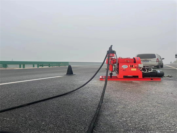 丽江马路路基路面开裂下沉注浆加固灌浆