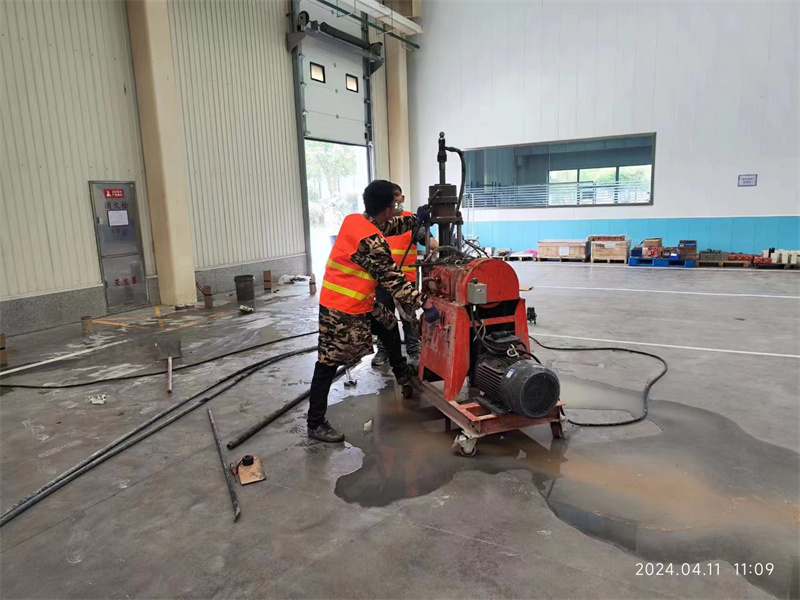 丽江厂房地面下沉塌陷注浆加固施工